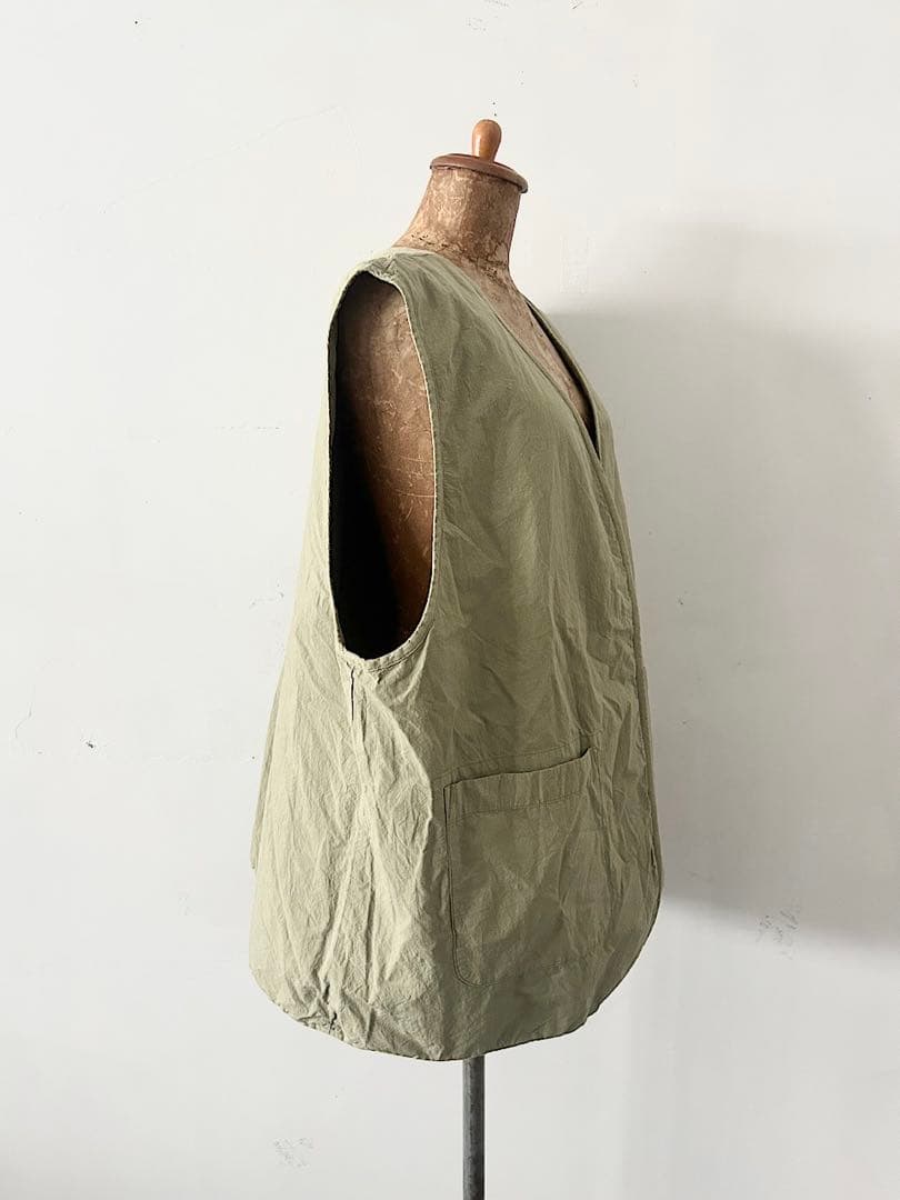 【美品】nestRobe　コットンラミーキルティングリバーシブルベスト