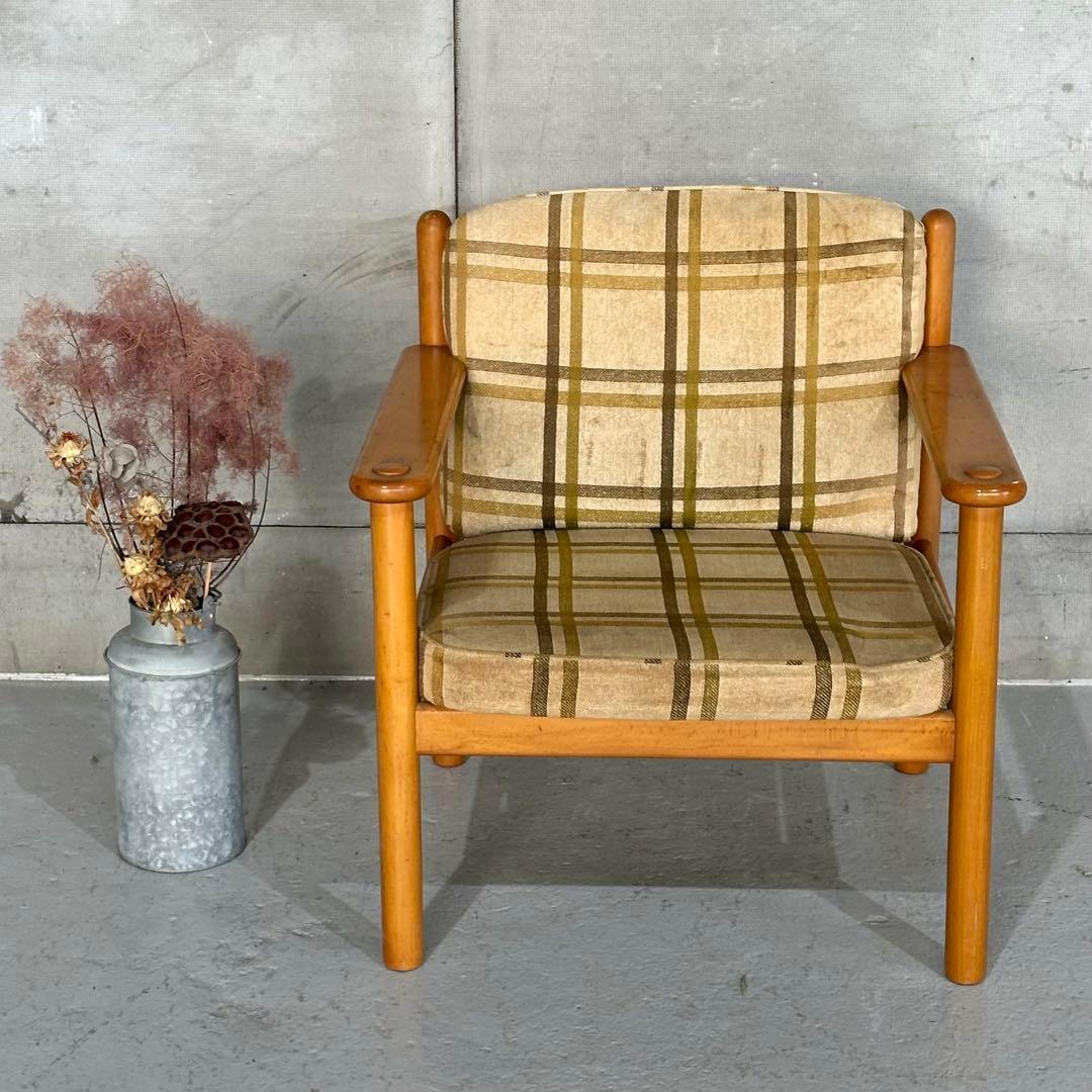 ✿昭和レトロ✿ カリモク ヴィンテージ木製チェア クラシック 布座面チェア①