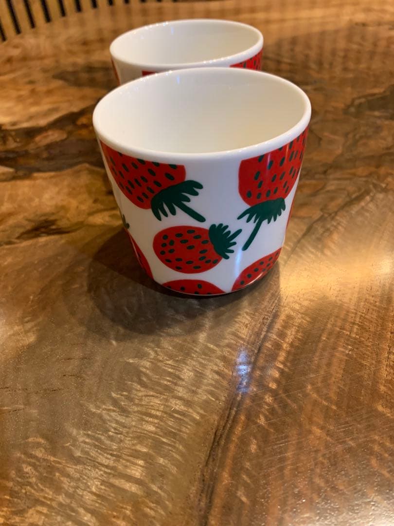 未使用に近い　マリメッコ　マンシッカ　ラテマグ　marimekko いちご　皿