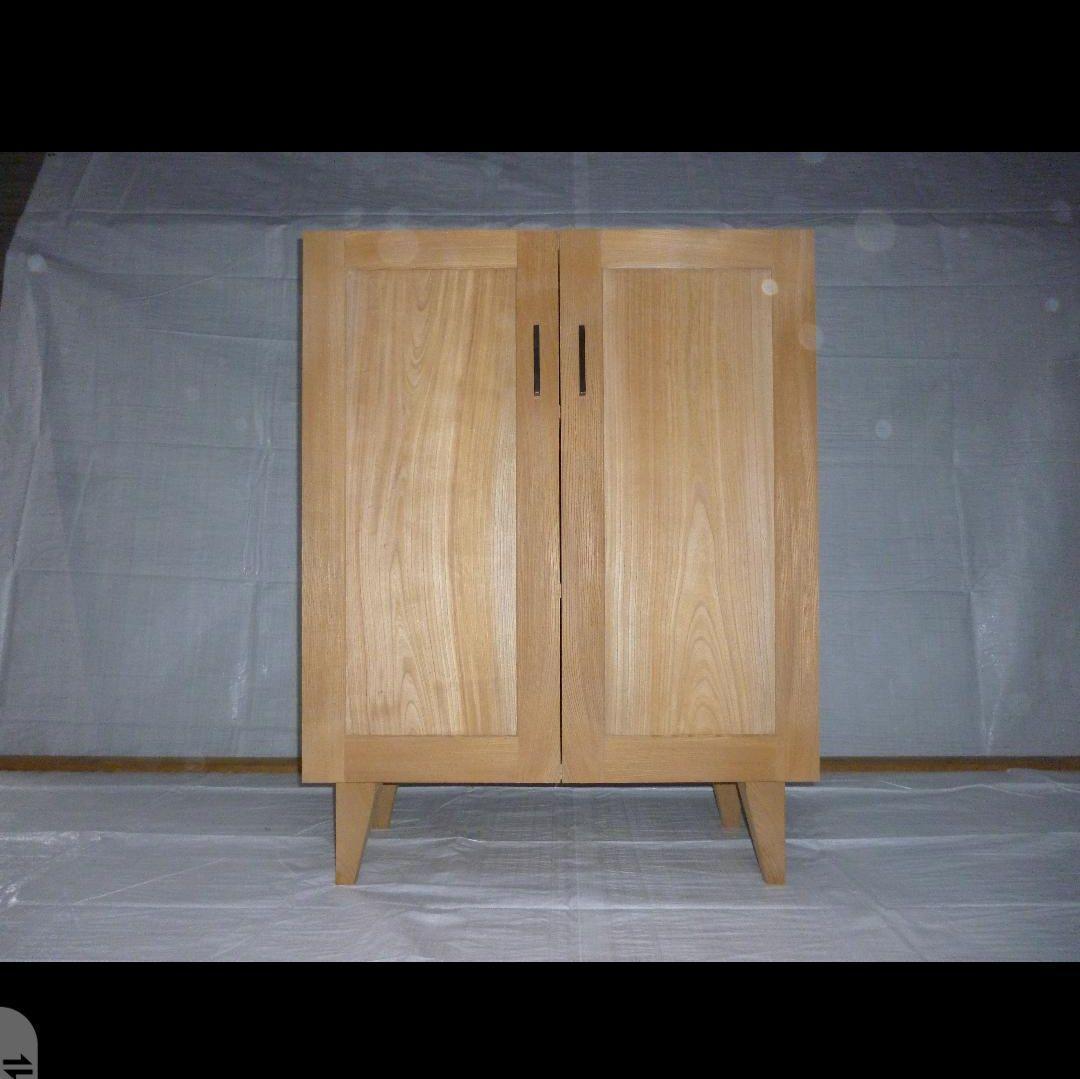 送料込み　欅　ケヤキ　観音開き　チェスト　無垢材　番号23