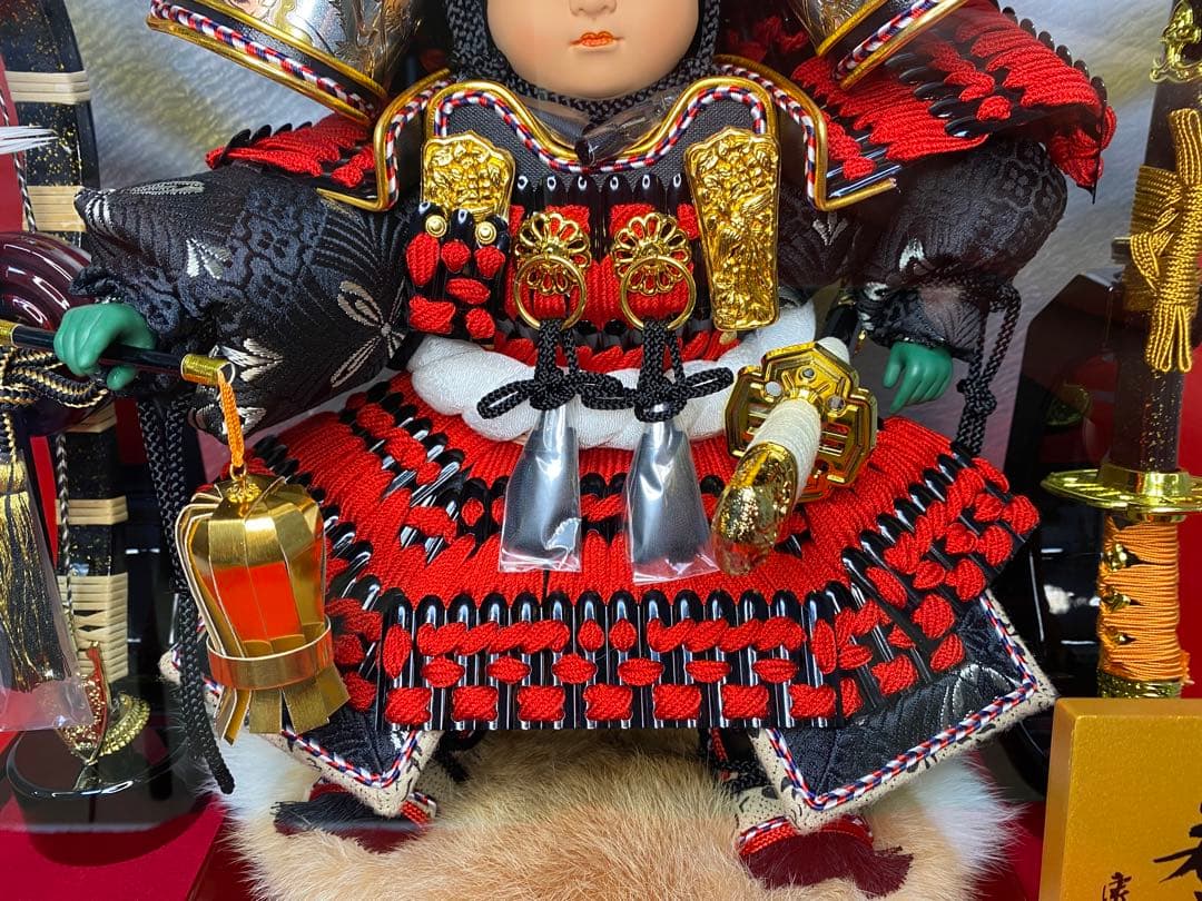 上杉謙信　東京久月　五月人形　家紋付き若大将飾りオルゴール付六角形ガラスケース入