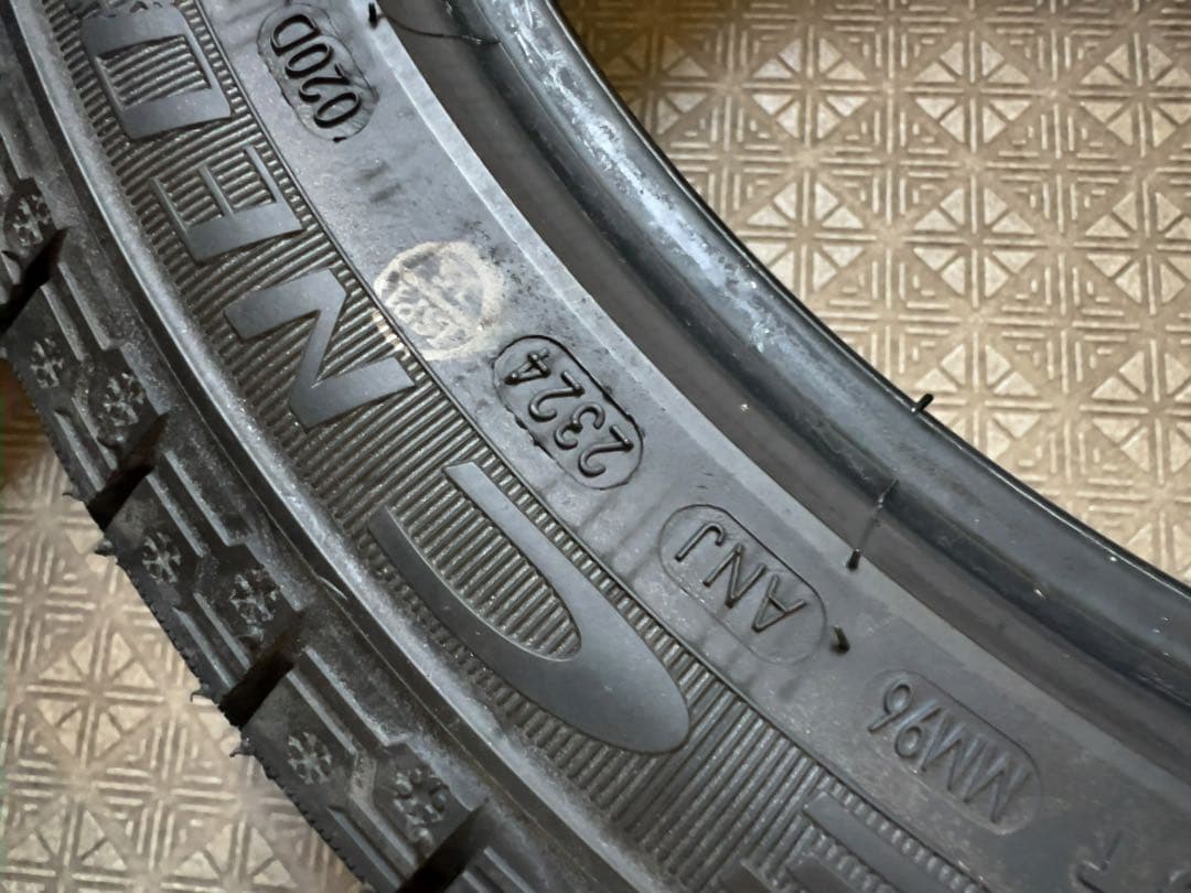 値下げ2024年製スタッドレスKENDA KR36 225/45R17 4本