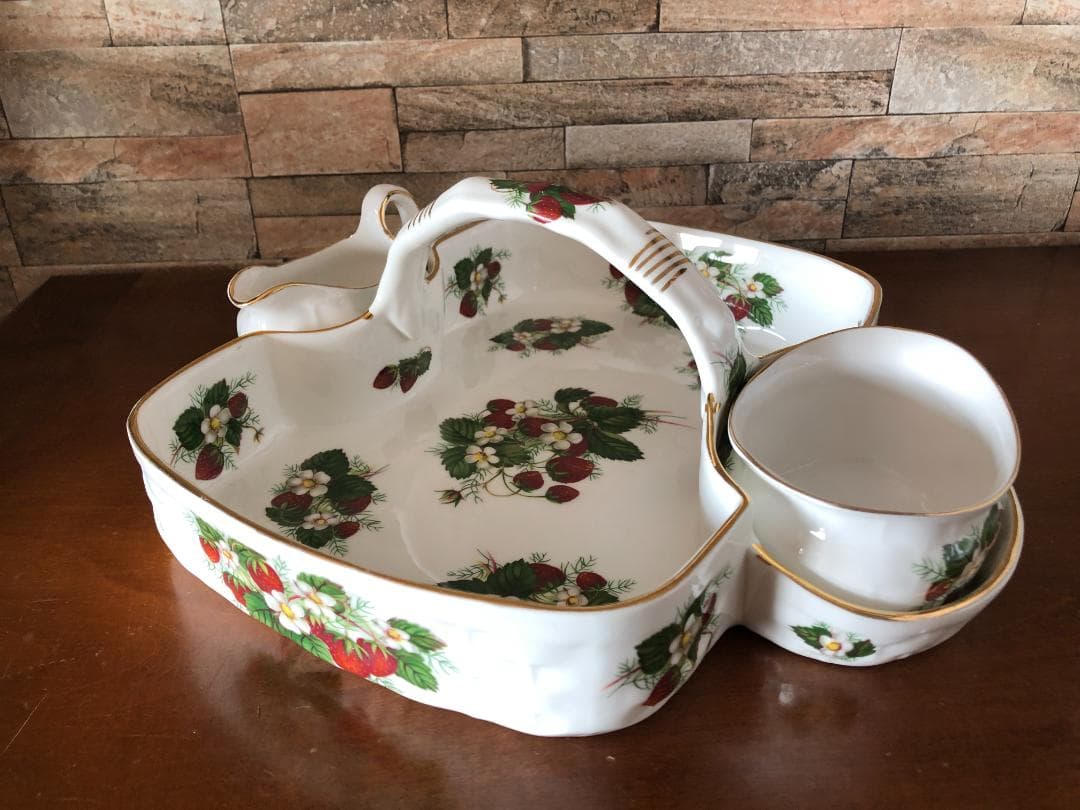 ストロベリーバスケット 3点セット ☆ ハマースレイ