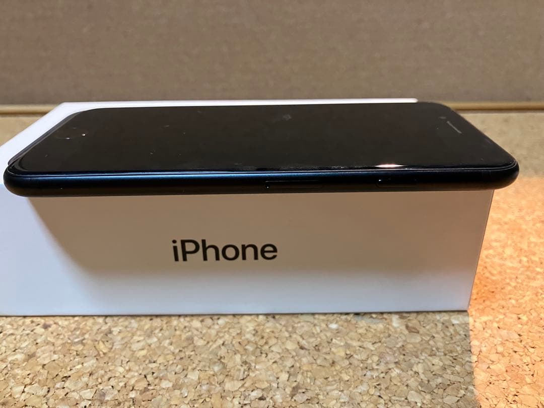 iPhone SE 第２世代 SE2 64GB ブラック