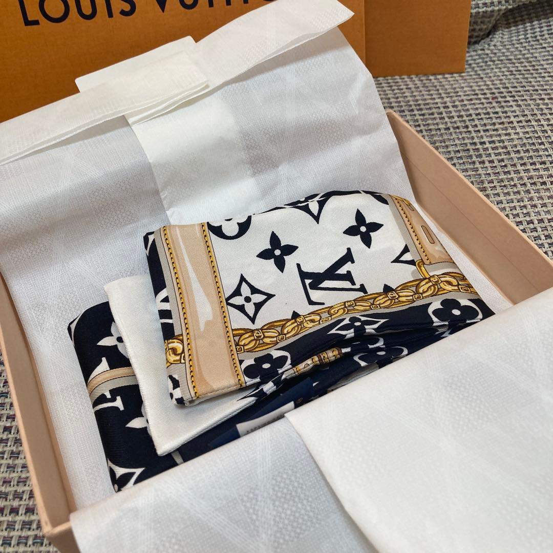 LOUIS VUITTON ★バンドーモノグラム コンフィデンシャル　スカーフ
