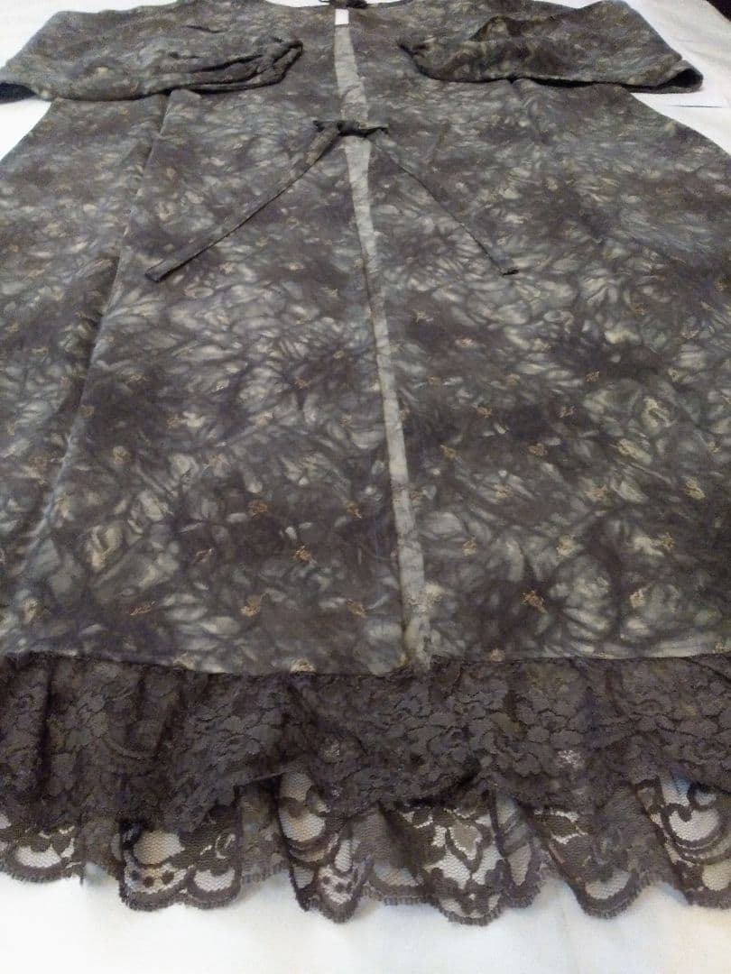 おしゃれ割烹着12800円一9000円。(ブランド)。最終値下げ。