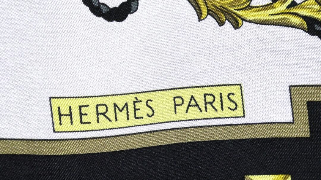 美品　HERMES エルメス　大判スカーフ　カレ90　 D561