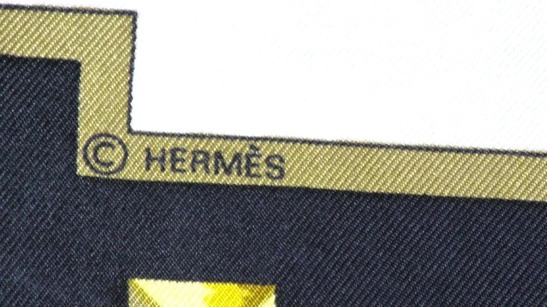 美品　HERMES エルメス　大判スカーフ　カレ90　 D561