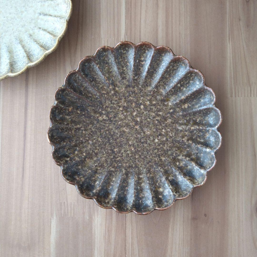 花型 鉄信楽 深皿４枚・花形中皿４枚・花形小鉢４個