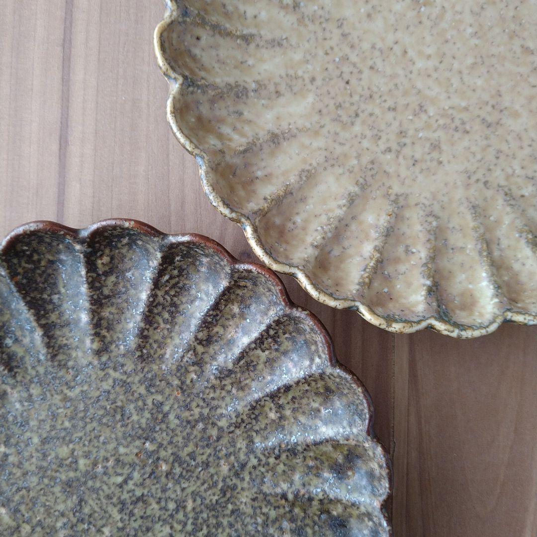 花型 鉄信楽 深皿４枚・花形中皿４枚・花形小鉢４個