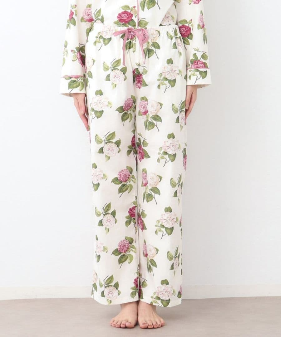 ✩新品未使用✩Laura Ashley♡フラワープリント パジャマ♡