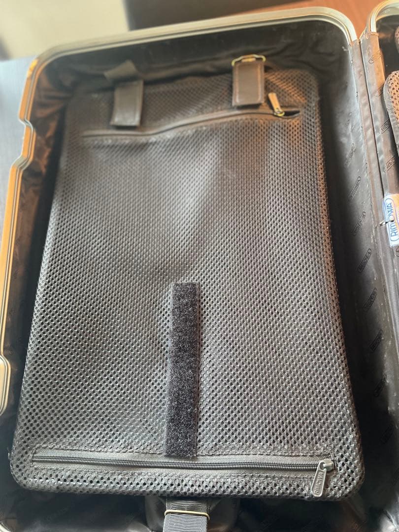 【希少】リモワ トパーズ 2輪 32L シャンパンゴールド　機内持ち込み