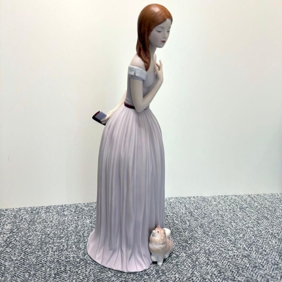 リヤドロ　箱付き　ドレス　フィギュリン