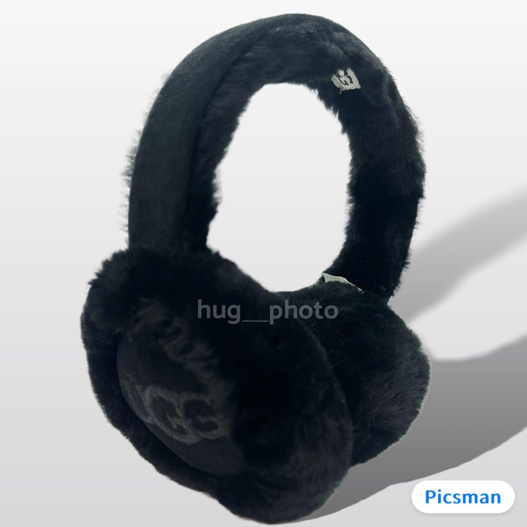 【美品】UGG Black ファー イヤーマフ 耳当て ロゴ刺繍