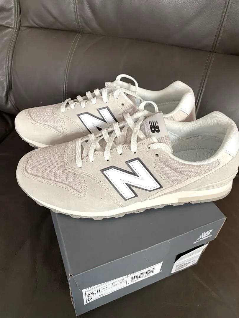 ニューバランスWL996SQ2ライトベージュ