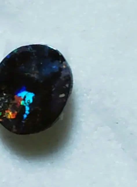 極ネオン　クイーンズランド産ボルダーオパール