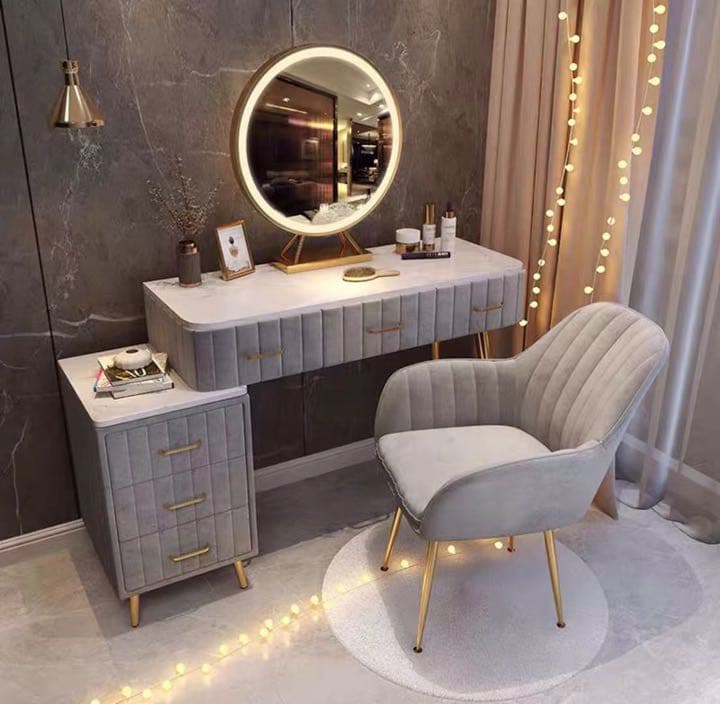 オシャレドレッサー　カラベロア調デスク引き出し3杯LEDミラー　椅子棚4点セット