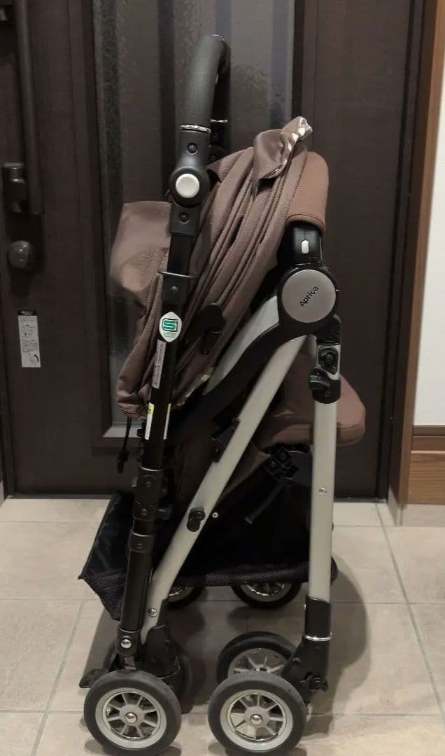 も*ぴ様 【超美品】Aprica ベビーカー ブラウン　バギー