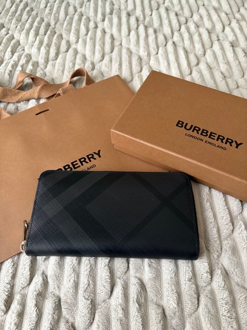 希少✨バーバリー 長財布 ラウンドファスナー スモークドチェック PVC 黒