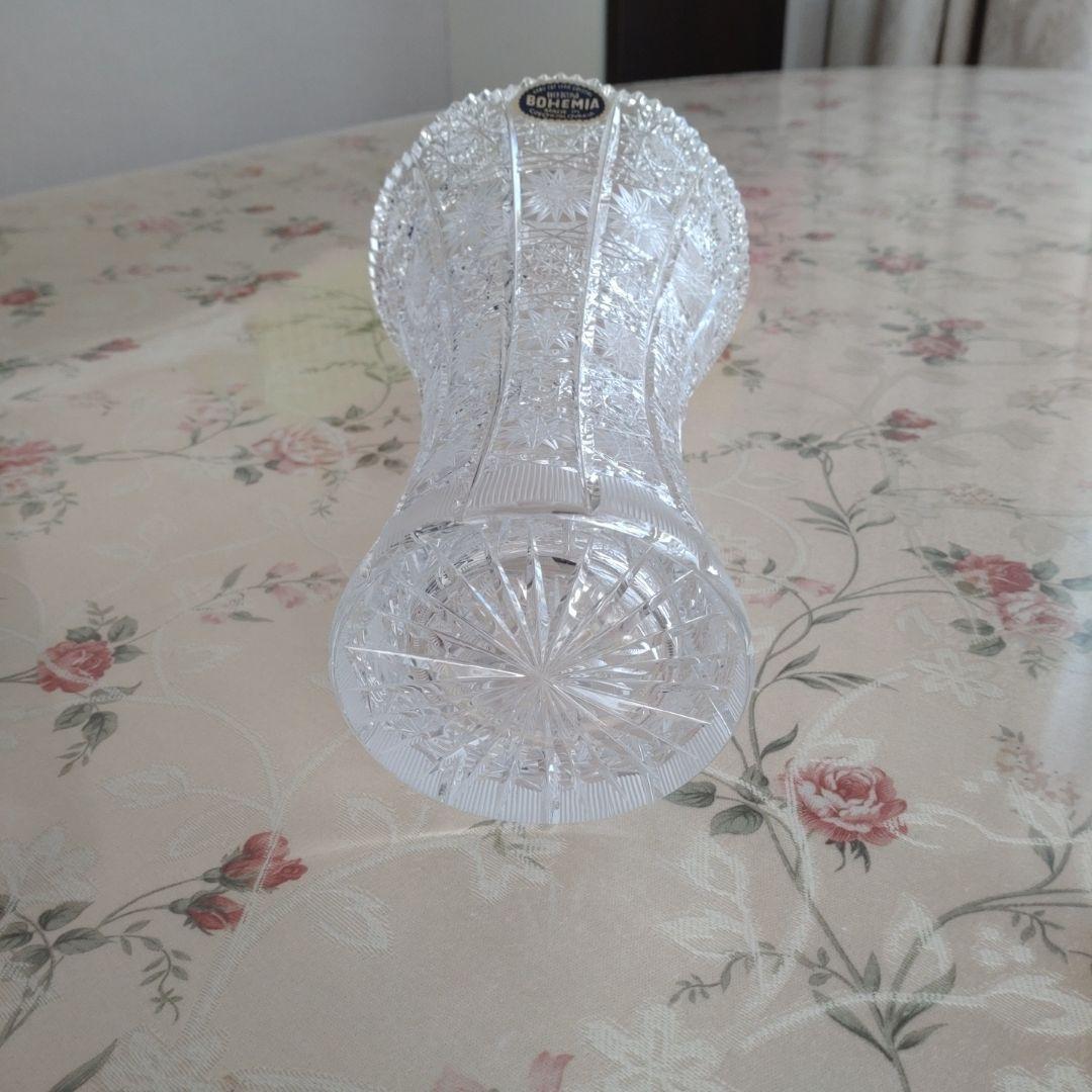 ボヘミア　ハンドカット花瓶