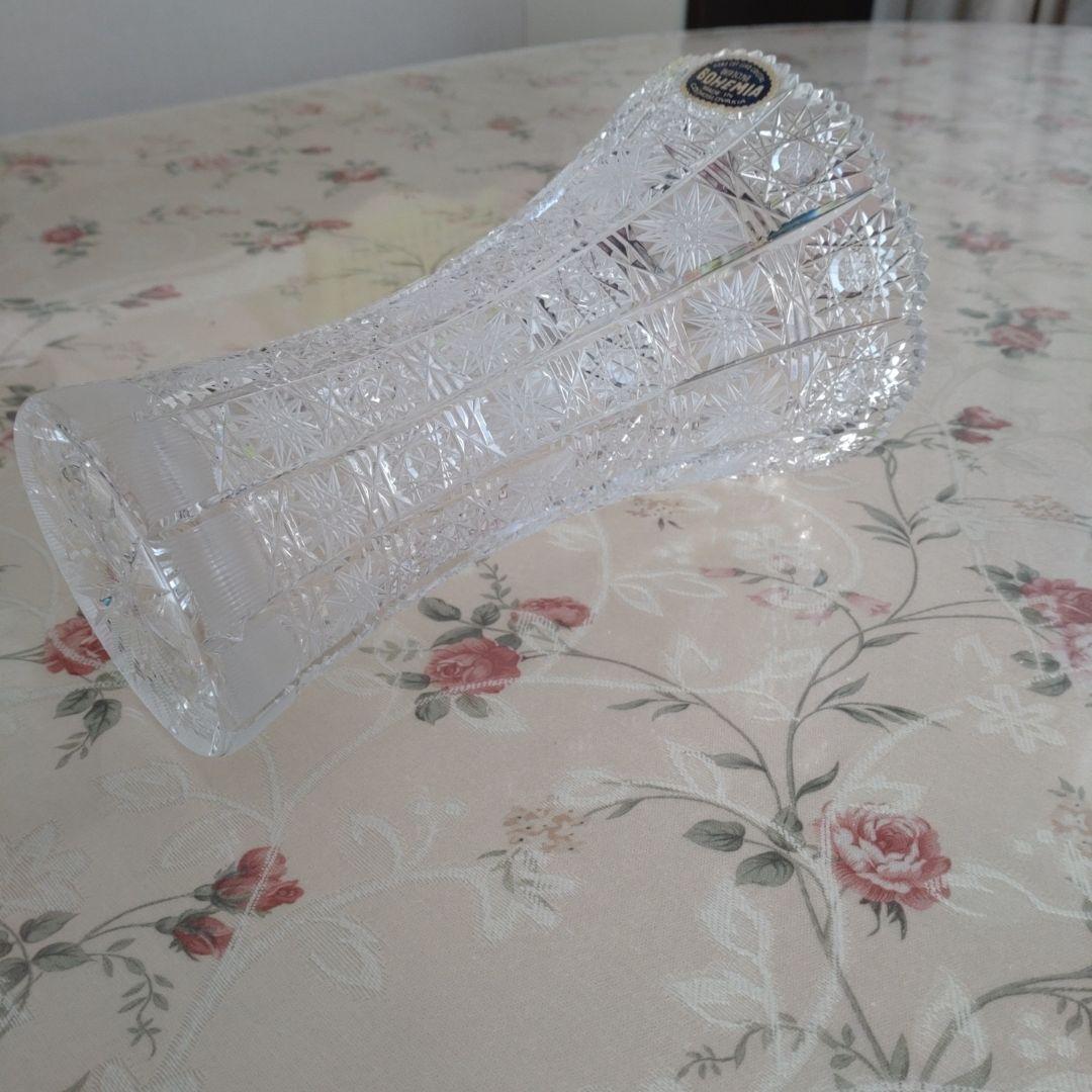 ボヘミア　ハンドカット花瓶