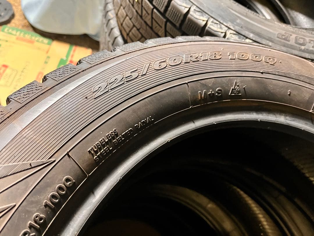 225/60R18 TOYO スタッドレス　4本セット