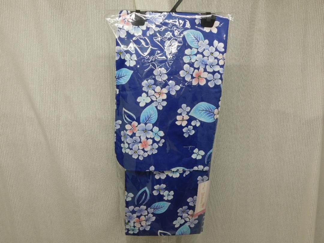 ★びんごやＮｏ２０４４★新品★こども浴衣　子供用ゆかた（１５０ｃｍ）紺地に花柄★