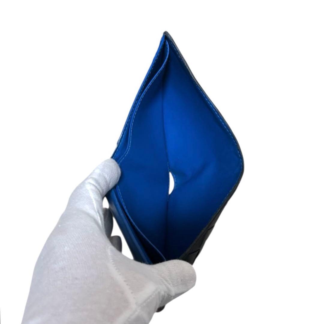 人気　ボッテガヴェネタ　折り財布　バイカラー　フラップ　マキシイントレチャート