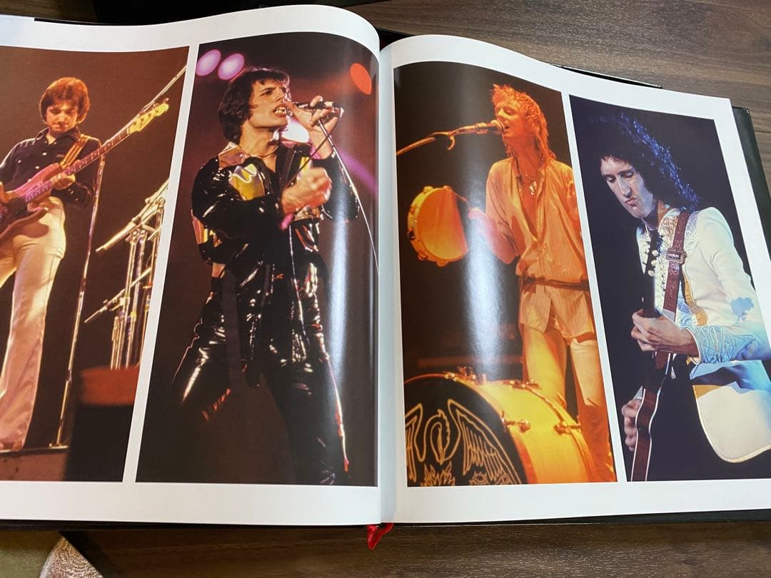 Queen 世界に捧ぐ　40周年記念デラックスエディション(日本版)帯付き