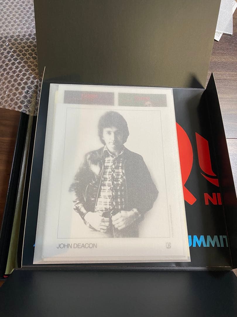 Queen 世界に捧ぐ　40周年記念デラックスエディション(日本版)帯付き