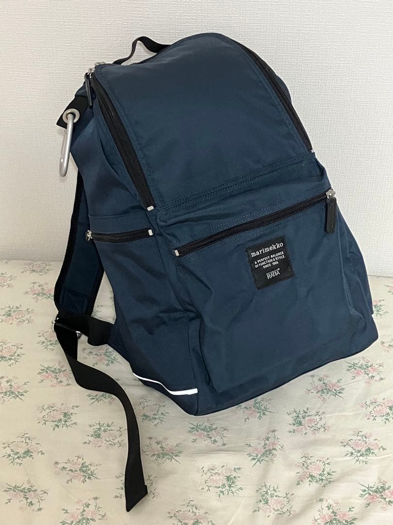 marimekko マリメッコ　リュックサック　ネイビー