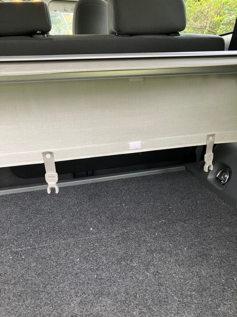 トヨタ純正販売店オプション用品　プリウスα トノカバー　中古品