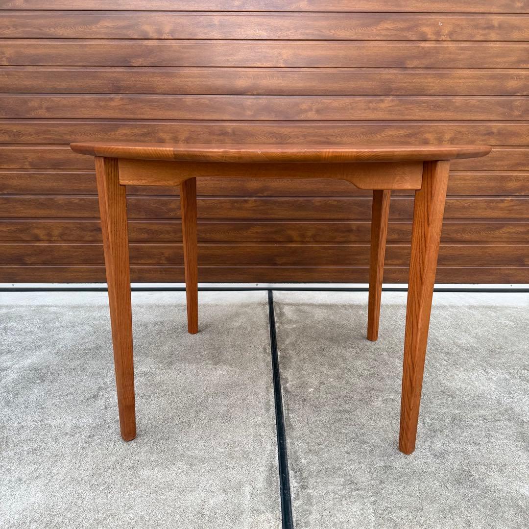 美品 unico TOVE ラウンド ダイニングテーブルφ1100 北欧