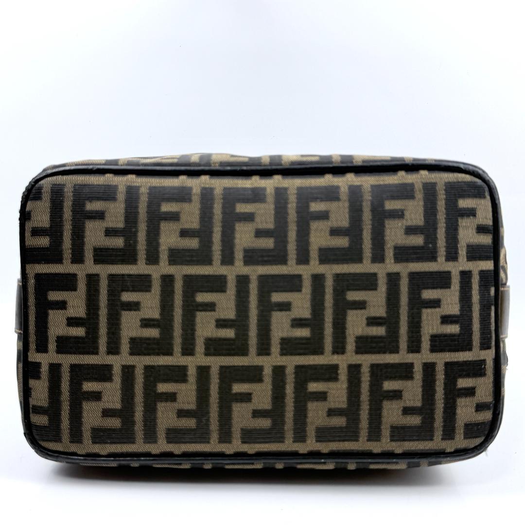 美品 FENDI フェンディ ズッカ 総柄 バニティバッグ ポーチ FF金具