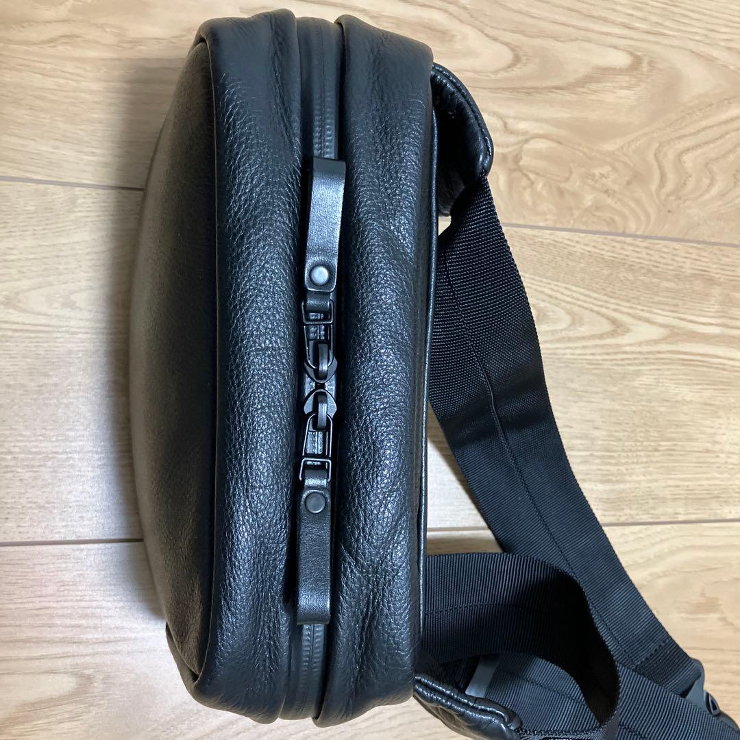 カワニシカバン　ラフ　本革　ボディバッグ　ウエストポーチ