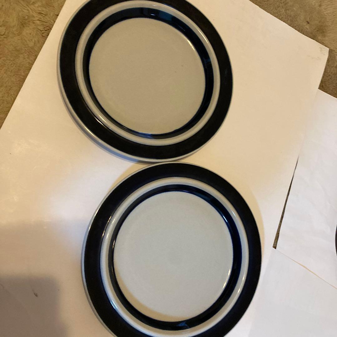 アラビア社アネモネ　ネイビー皿 2枚セット