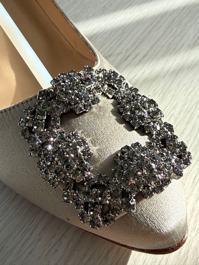 【値下げ】マノロブラニク ハンギシ(ライトグレー)