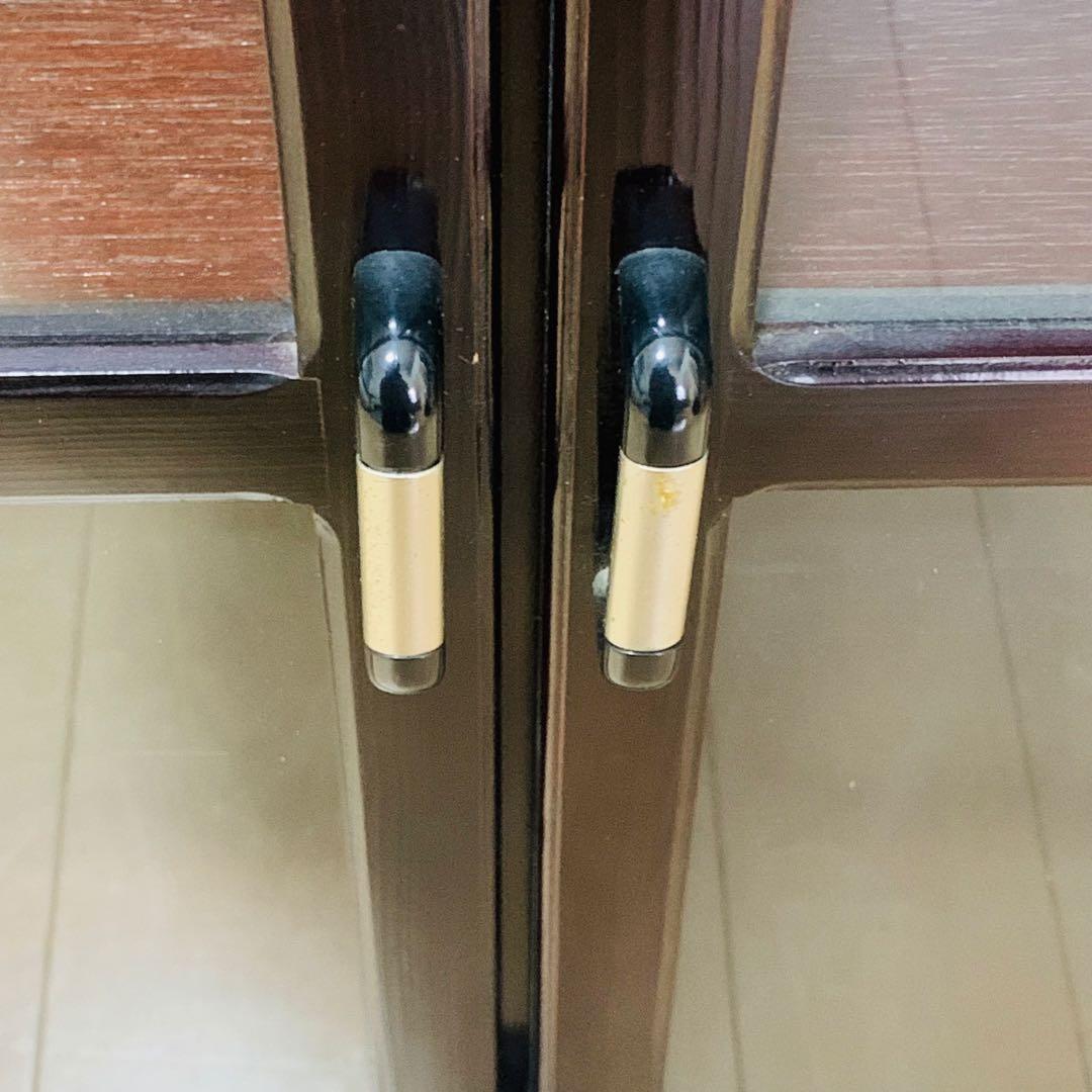 コレクションケース　木製　観音扉　インテリア　アンティーク　ヴィンテージ　飾り棚