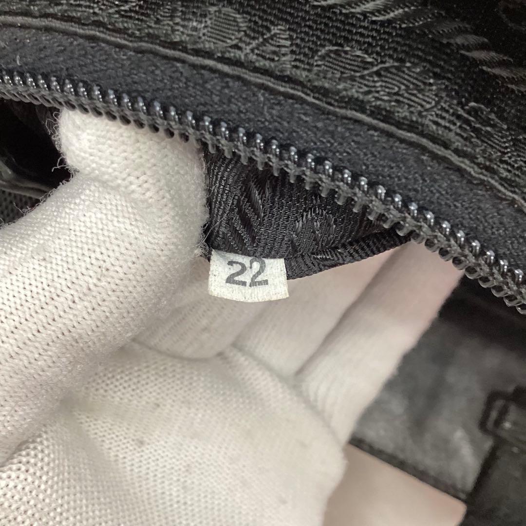 【PRADA】トライアングルプレート★ナイロントート★NERO【プラダ】