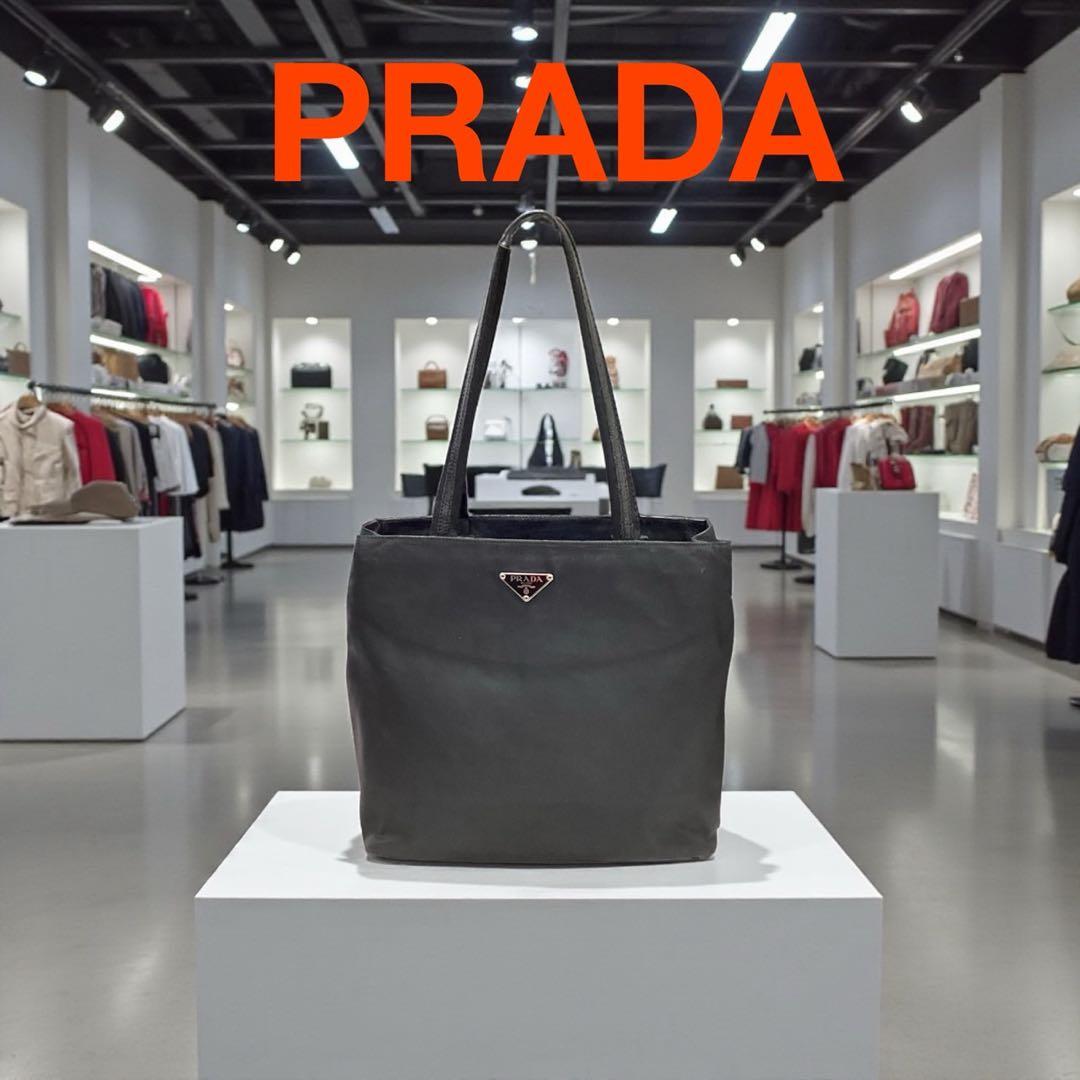 【PRADA】トライアングルプレート★ナイロントート★NERO【プラダ】