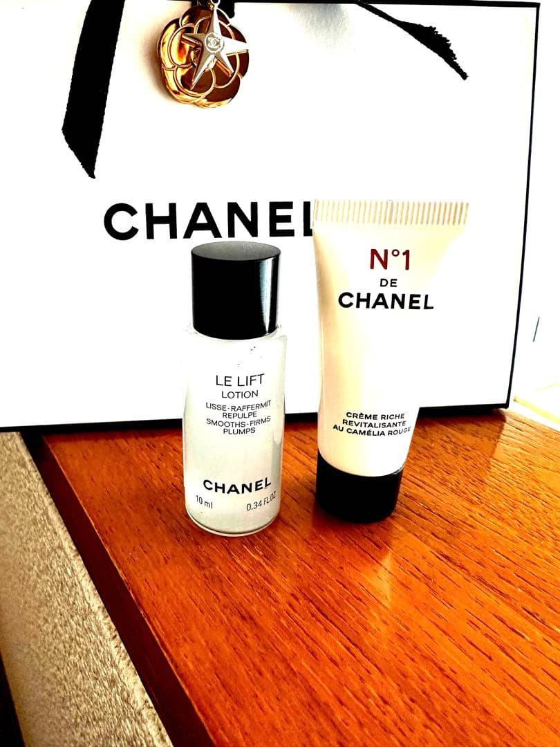 【特別限定品】シャネル　レ　シーニュドゥシャネル　998 ペッシュルミエール