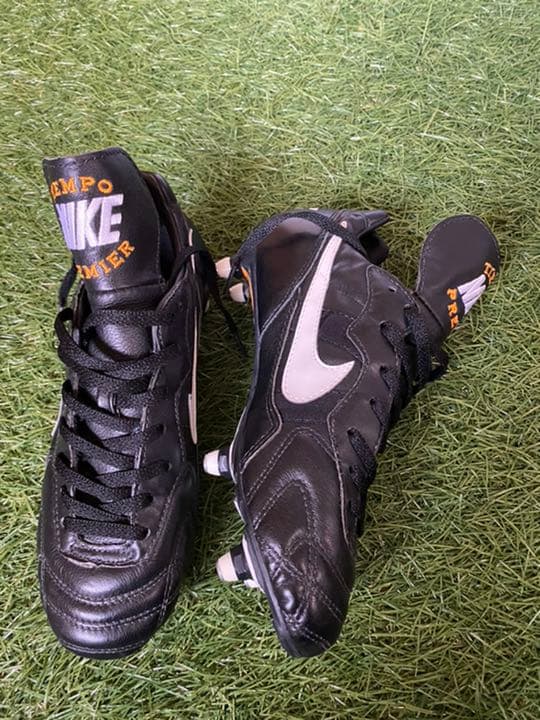 【日本未発売】ナイキティエンポプレミアD