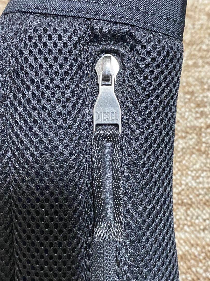 DIESEL ディーゼル 1DR-POD CROSSBODY ブラック