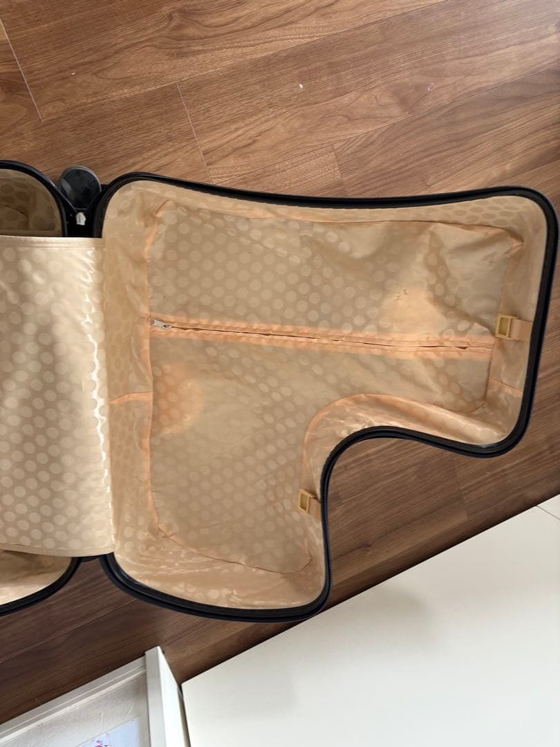 子供が乗れる キャリーケース　キッズ トラベルキャリーケース ダイヤルロック