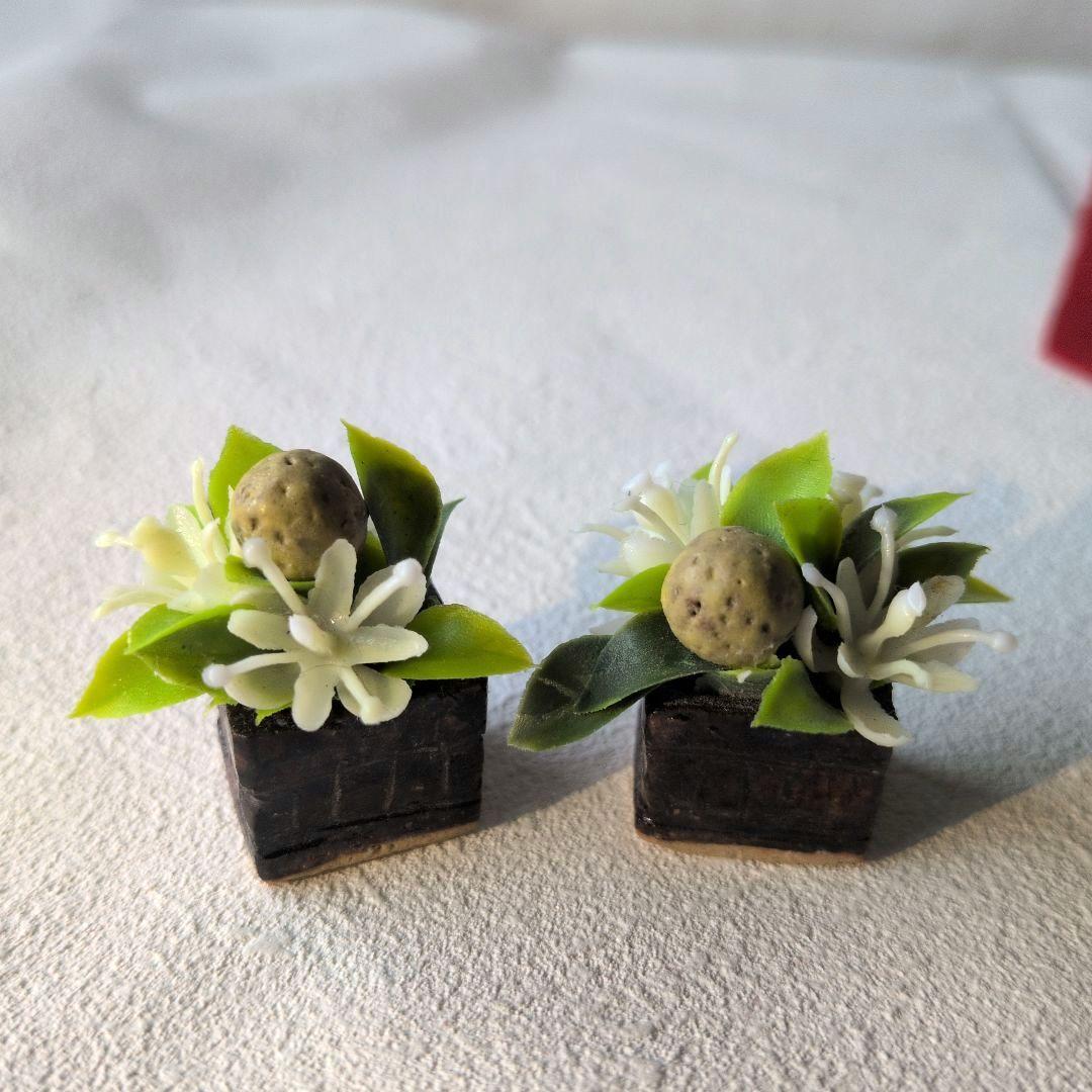 雛人形　三人官女　猫　伝統的スタイル