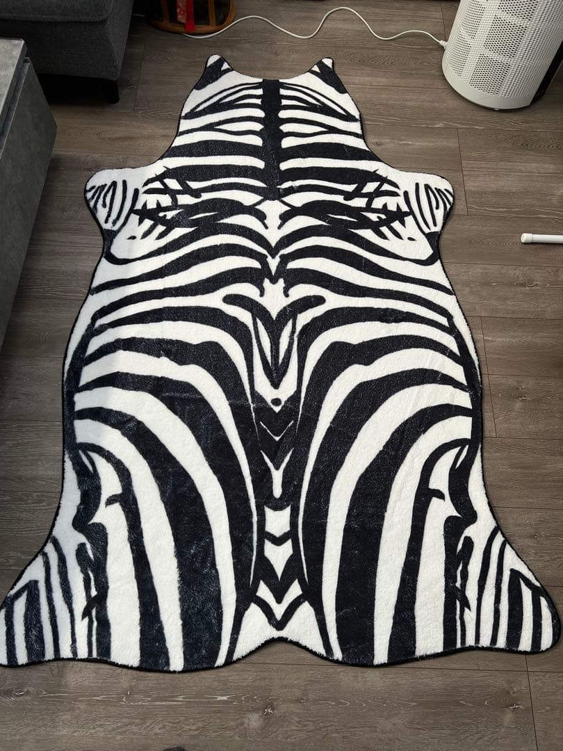 ゼブラ柄アニマルフェイクラグ、カーペット、防ダニ、抗菌、吸水速乾、床暖房対応