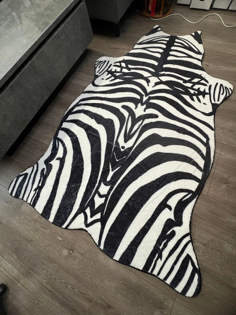 ゼブラ柄アニマルフェイクラグ、カーペット、防ダニ、抗菌、吸水速乾、床暖房対応