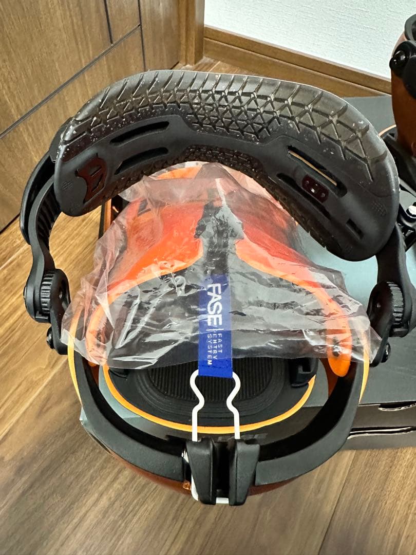 新品 ROME KATANA AW FASE25〜26 M/L サイズ　オレンジ