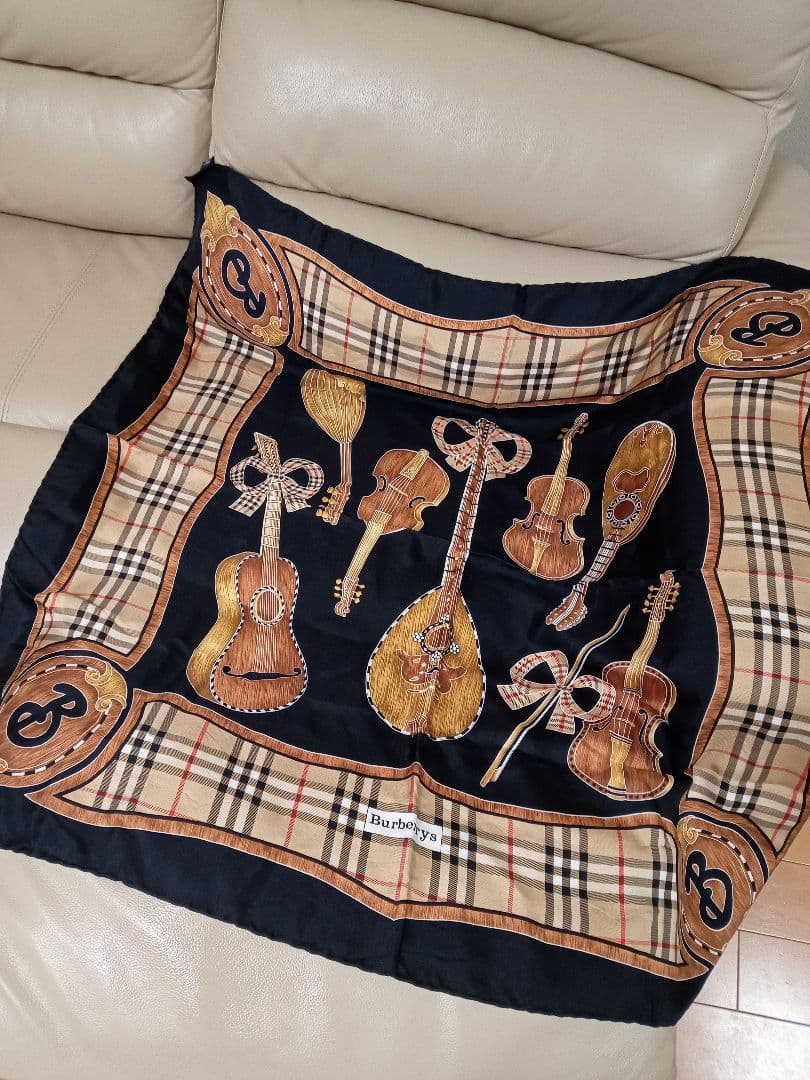 BURBERRYS‪♡楽器柄シルクスカーフ 大判スカーフ 黒