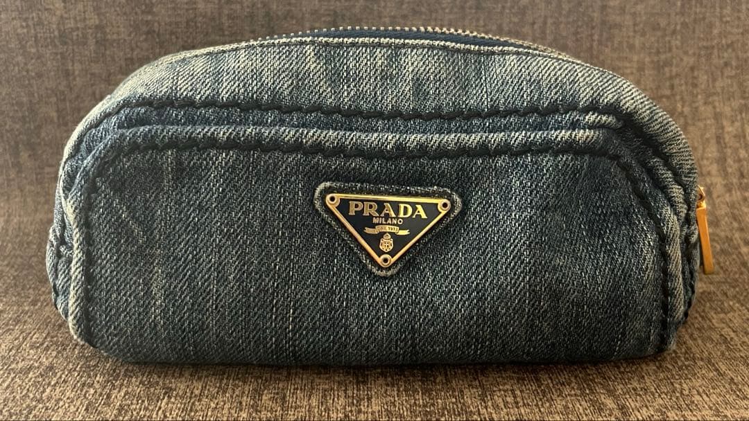 あたしんち⭐️PRADA デニムポーチ ゴールドファスナー